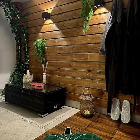 Wellness Oase In * آخن